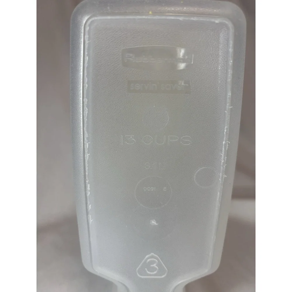VTGRubbermaid Servin Saver 13 Cups Clear Plastic Cereal Container White Snap Lid